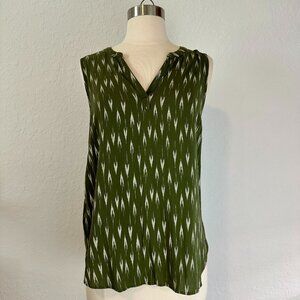 Eddie Bauer Women's S Lightweight Breathable Sleeveless Olive Green Top